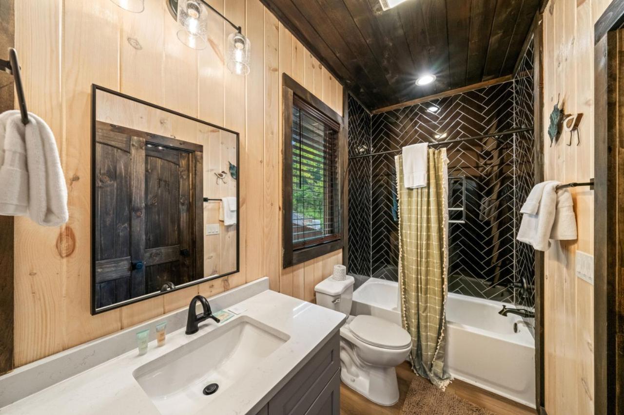 Cozy Cove Retreat W Lake View Hot Tub Firepit Dandridge Ngoại thất bức ảnh